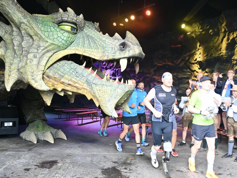 Drache mit Rauch aus dem Maul