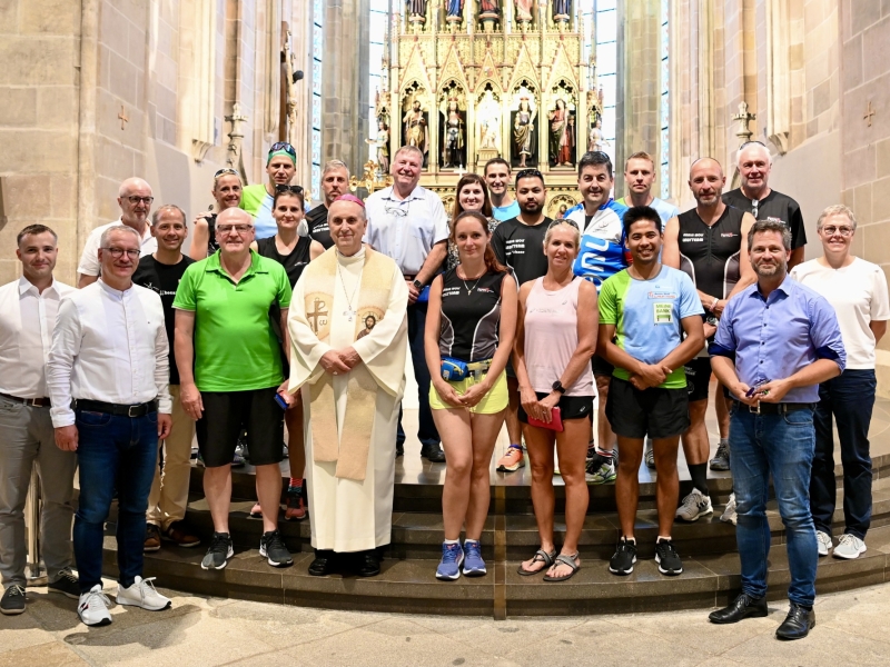 Gruppenfoto in Kirche