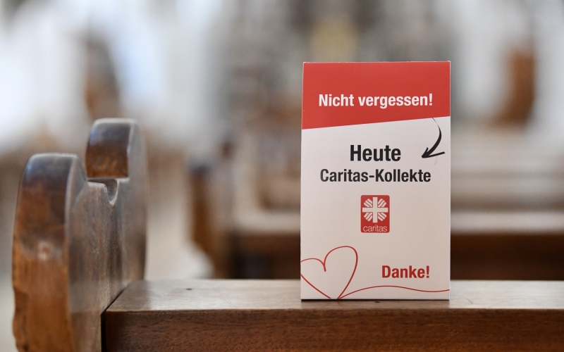 Aufsteller in Kirche
