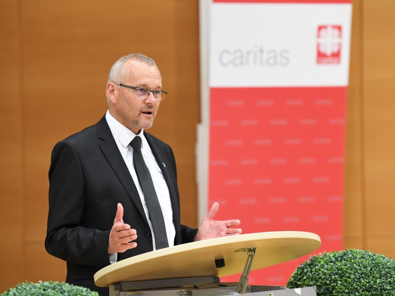 Redner am Pult