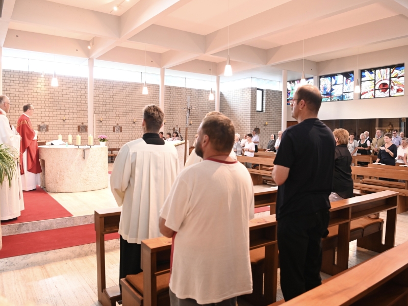 Geistliche in Kirche