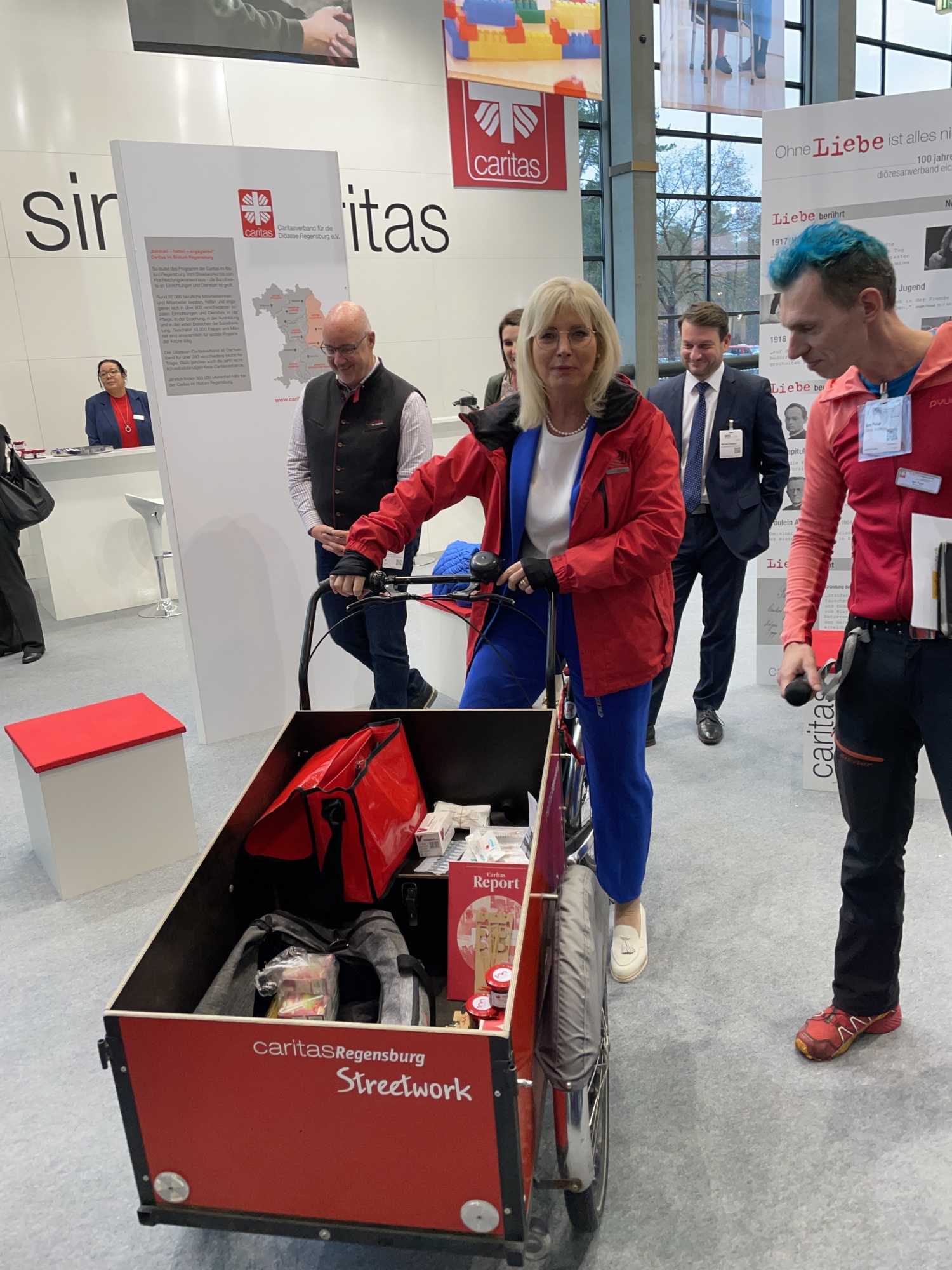Menschen auf Messe