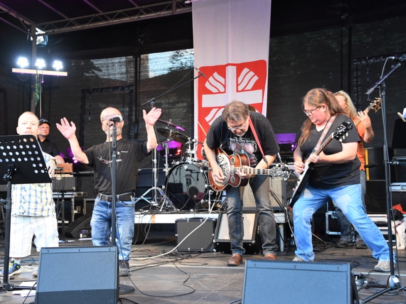 Musiker auf B&uuml;hne