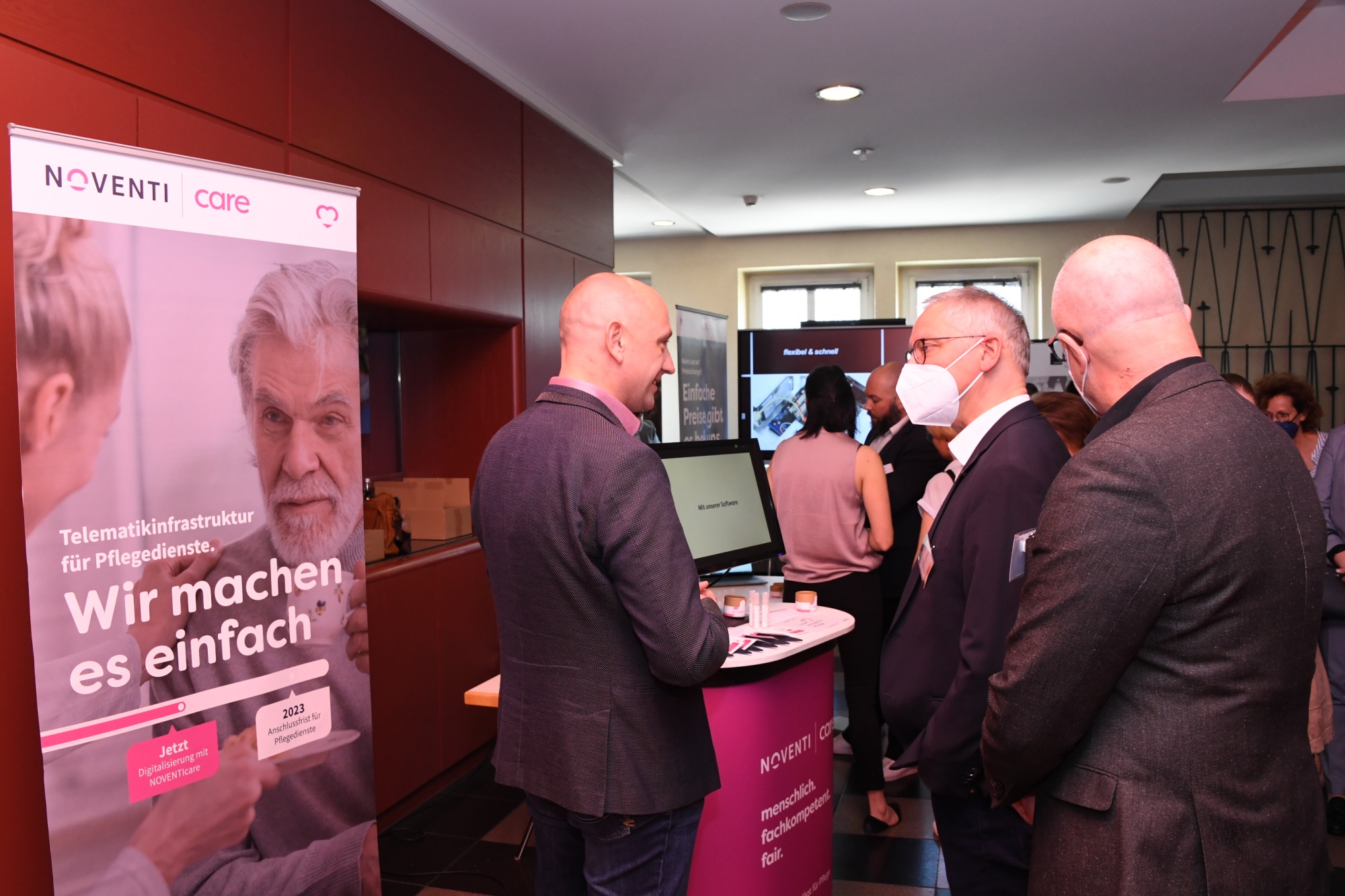 Personen auf einem Kongress