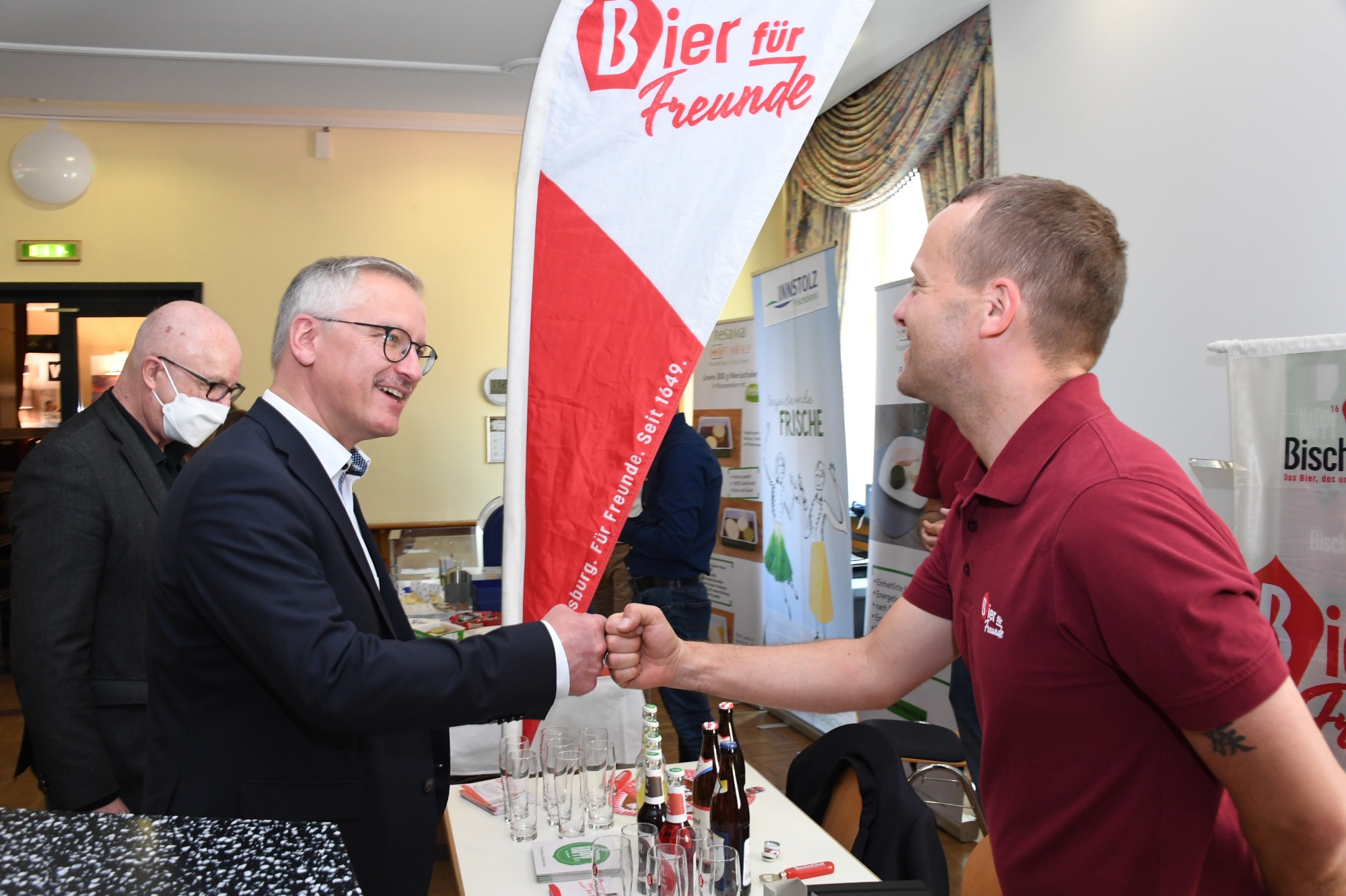 Personen auf einem Kongress