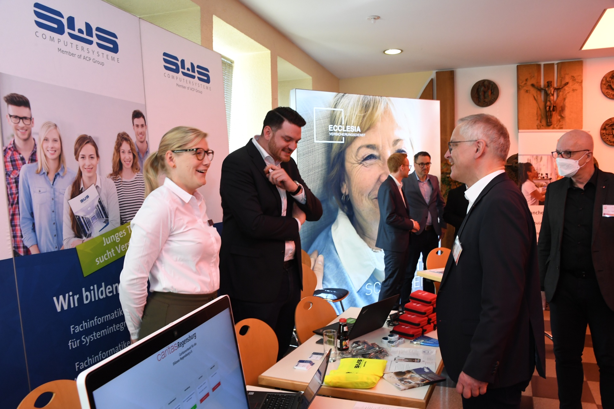Personen auf einem Kongress