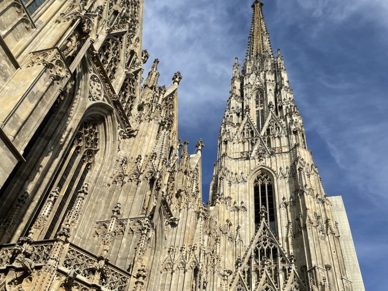 Aussenaufnahme von Kirche