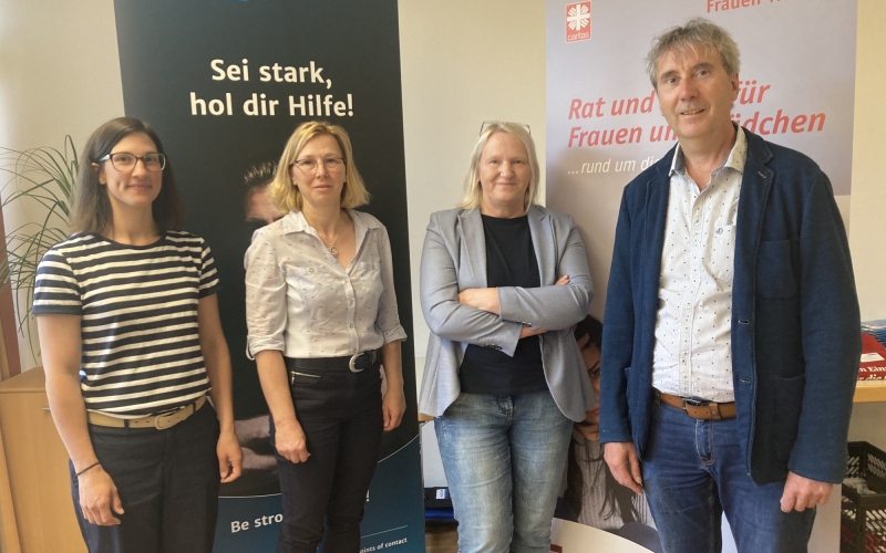 Gruppenfoto in schönem Raum