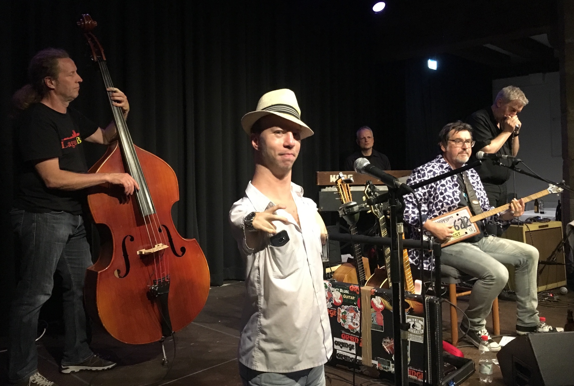 Band in Club