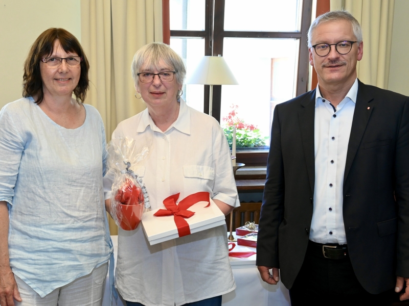 Personen bei einem festlichen Anlass