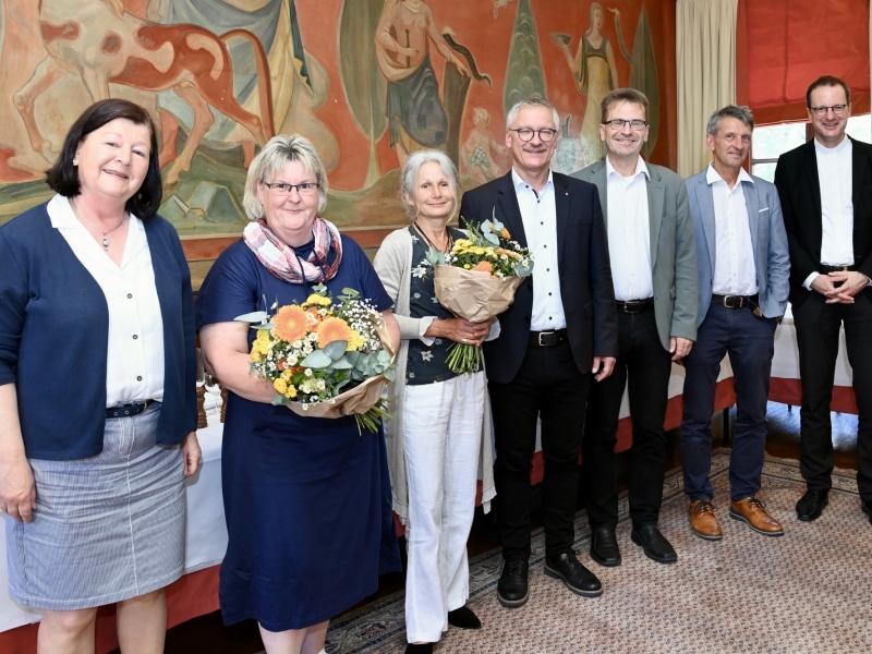 Gruppenfoto in sch&ouml;nem Saal