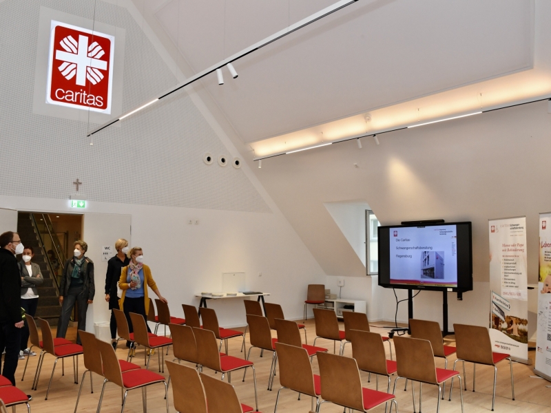 Gruppenraum mit St&uuml;hlen
