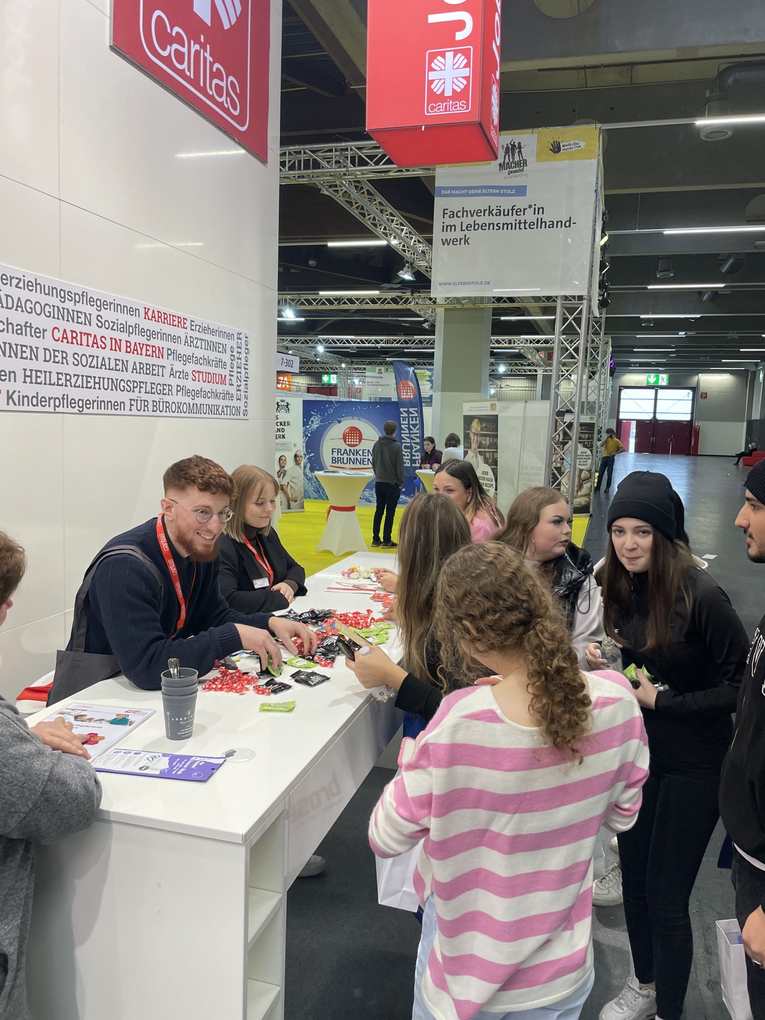 Menchen auf Messe