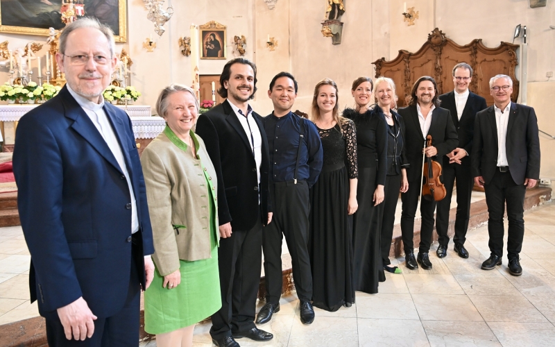 Personen in Kirche