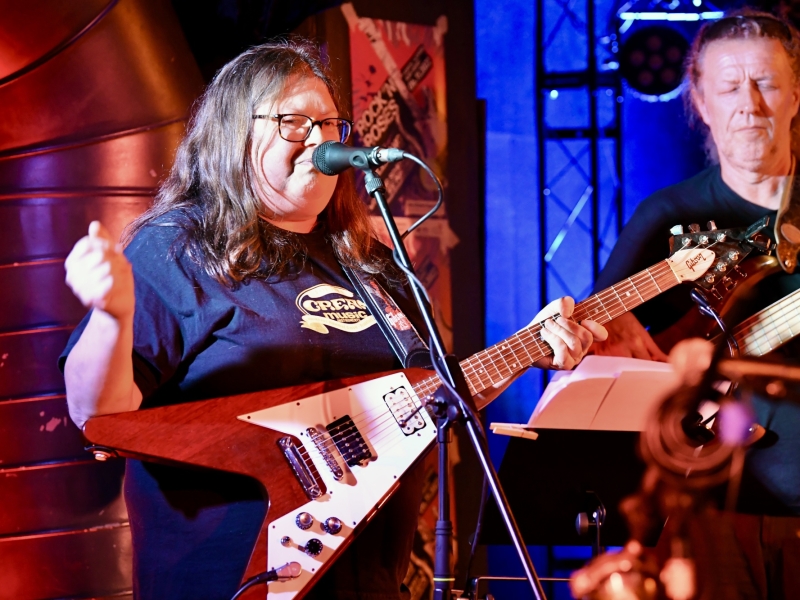 Band in Club