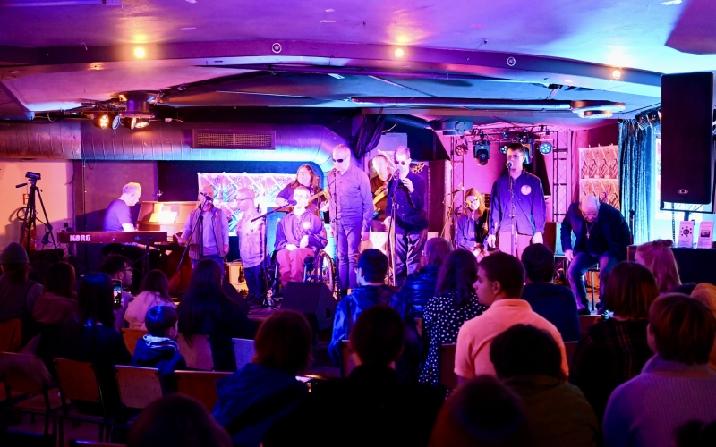 Club mit atmosphärischem Licht