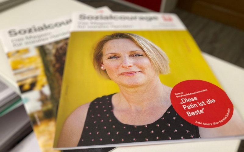 Magazine auf einem Schreibtisch
