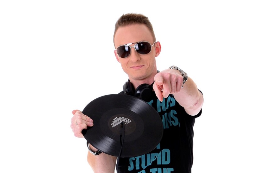 DJ